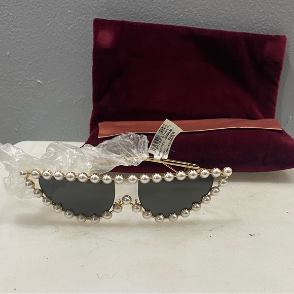 Gucci Women's Simulated Pearl Embellished Cat Eye Sunglasses  53mm - Picture 11 of 11